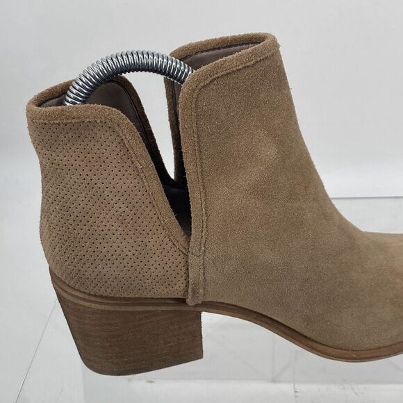 Hinge BP Barris Suede Stacked Heel Pull-On Ankle Bootie Cut-Out Taupe 7‎ - Picture 6 of 15
